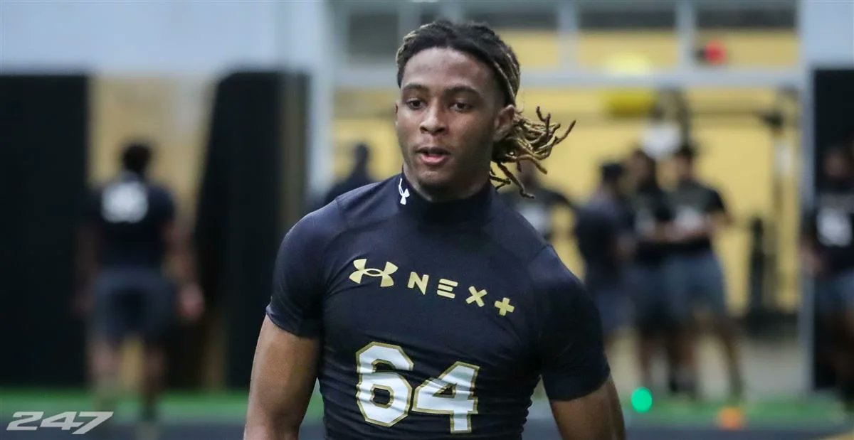 BREAKING: UNC beats out archrival NC State in securing a commitment from Peach State edge rusher Lawrence Brown.

Read: 247sports.com/college/north-…