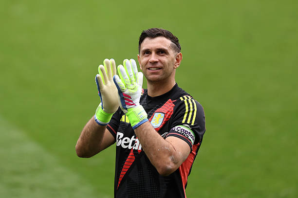 Mercado_Ingles's tweet photo. Chelsea se suma a la pija por el portero Argentino, jugador del Aston Villa (32), Emiliano Martinez. [Chelsea Dodgers]. https://t.co/ZLeoCEYO9a