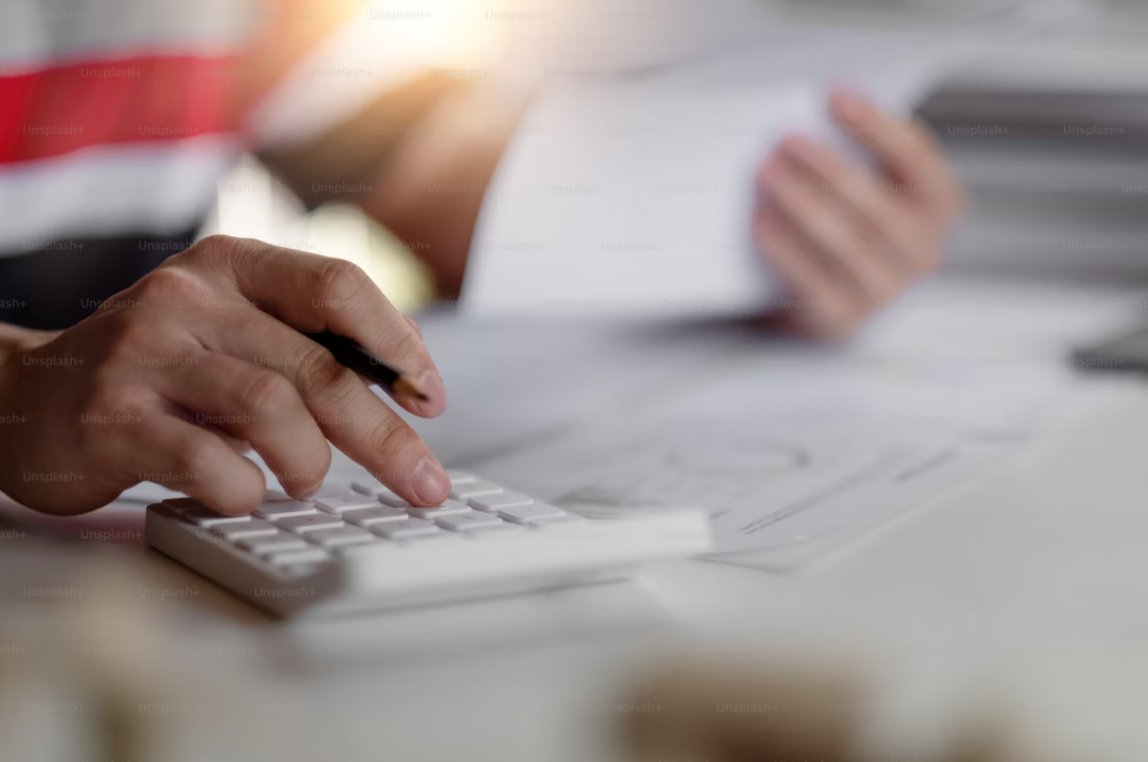 ILR Review (@ilrreview) on Twitter photo How do firms calculate how much they earn on their #assets through defined benefit plans? Turns out the interests of employees, shareholders and the CEO affect whether managers expect to earn more from these assets, shows Adam Cobb <a href="/UTexasMcCombs/">Texas McCombs</a>.
doi.org/10.1177/001979… How do firms calculate how much they earn on their #assets through defined benefit plans? Turns out the interests of employees, shareholders and the CEO affect whether managers expect to earn more from these assets, shows Adam Cobb <a href="/UTexasMcCombs/">Texas McCombs</a>.
doi.org/10.1177/001979…