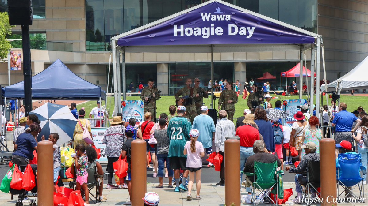 cwanger_alyssa's tweet image. Keeping cool today at Wawa Hoagie Day at Independence Mall! @Wawa @July4thPhilly @ConstitutionCtr @INDEPENDENCENHP @6abcWeather @visitphilly @CecilyTynan @6abcadamjoseph @PaytonDomschke @PHLVisitorCntr @discoverPHL @eats_philly @EaterPhilly @CanonUSA