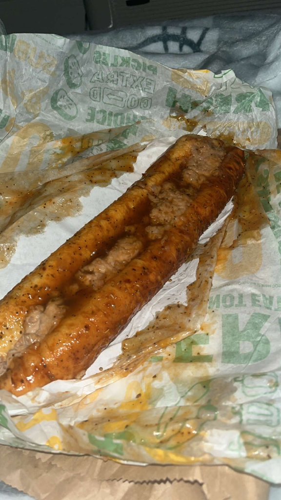 PhantomOk_'s tweet photo. @SUBWAY hates me cuz wtf 😭 https://t.co/FDOjRkfLVO