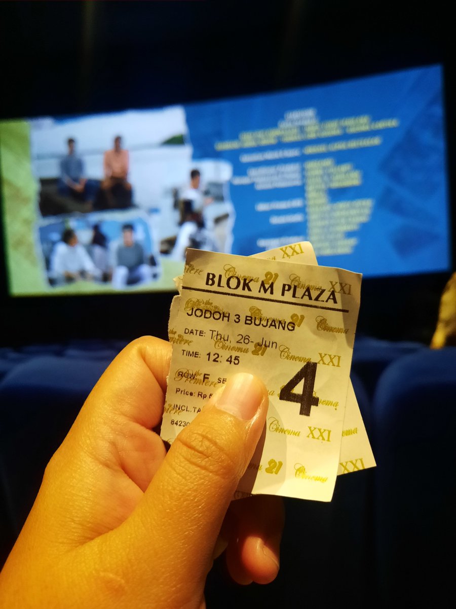 Kemaren aku nonton jodoh 3 bujang, hasil menang GA di nonton film xixixi. Ceritanya nano nano bgt yha 🥹
Pas scene lamaran tuh lucu, sampe mikir, bsk aku pas dilamar org lucu jg kah(?) Eh tp aku angguk2 setuju sama kehidupannya fadly krn lg di fase itu 🤣 ayo longwiken nonton!