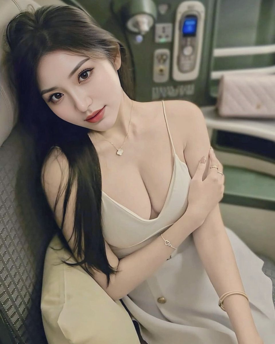 0xLouisabb's tweet photo. See you in Singapore 🇸🇬
#女大 #旅行碎片 #DeFiGirl #Web3
#小狗日记 https://t.co/dFzAPtU4Id
