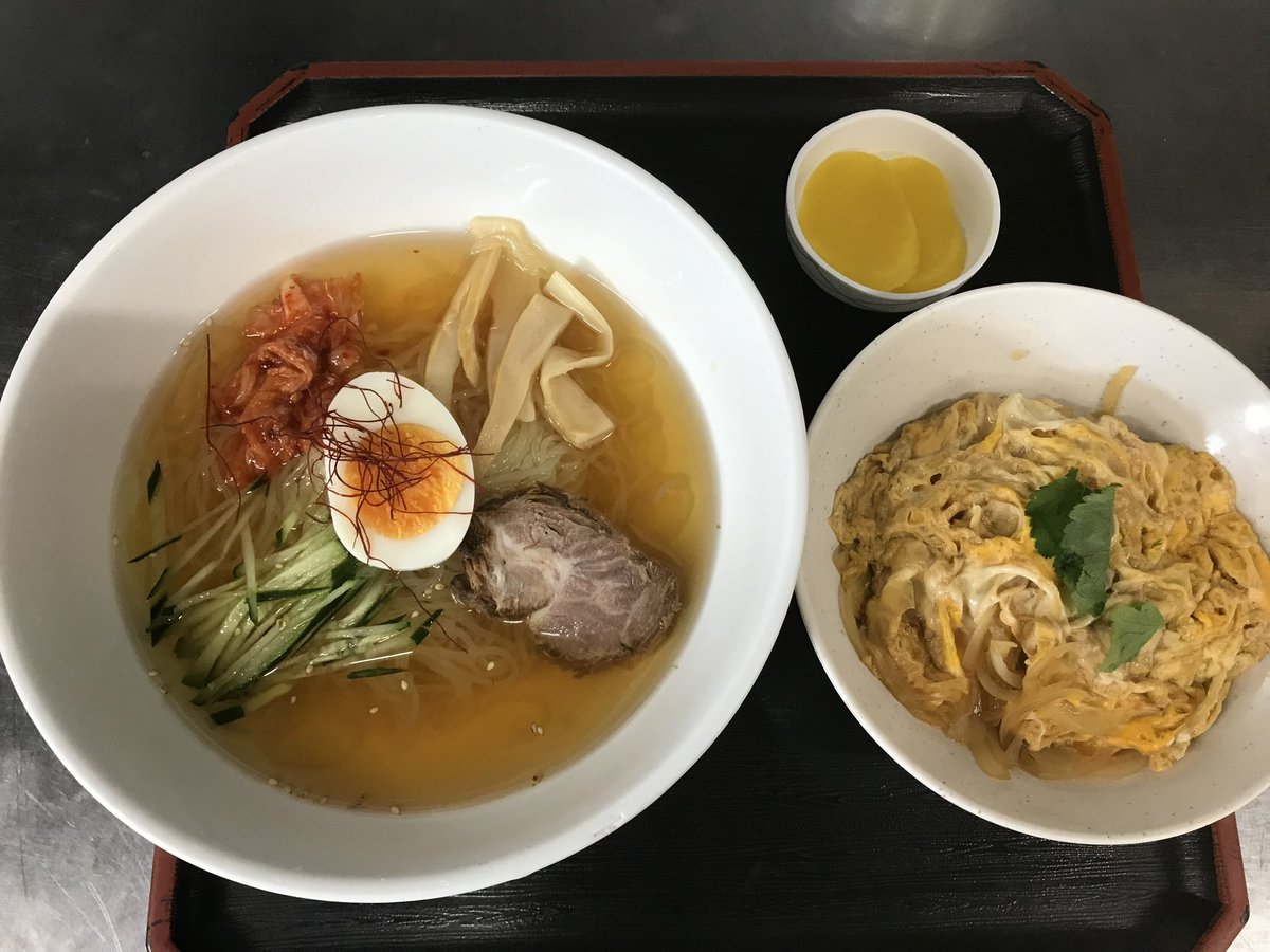本日のサービス品は、冷麺と玉子丼のセット(690円)です！
 #ランチ  #日替わり定食  #八戸  #八食センター  #勢登鮨  #冷麺