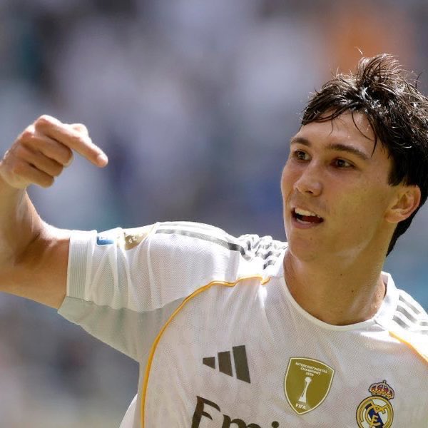 الوحيد الي شايف بينهم شبهه ؟