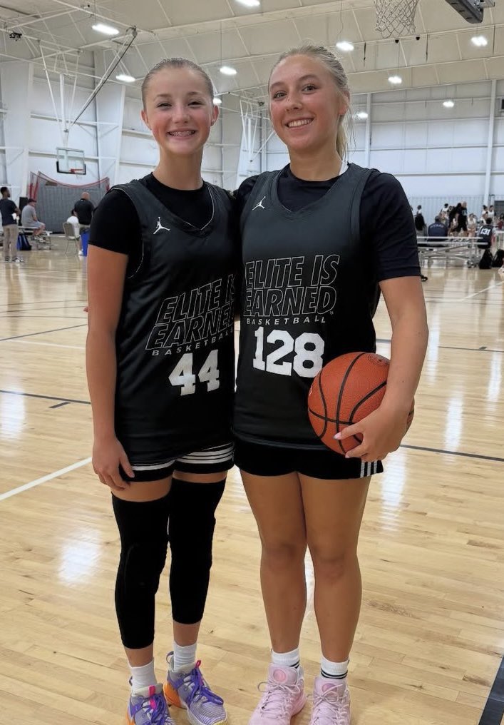 addisonblum2029's tweet image. Fun week of ball with a bunch of friends, new and old. @kristenw_2029 @angelynalmonte0 @JMPate2010 @AnnalinSullivan @riley_suarez52 @EllaDavid2029 @AlexaCrosby29