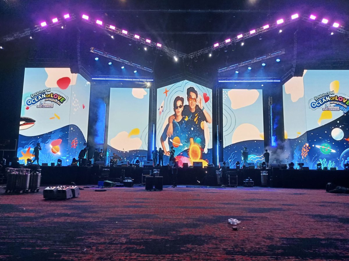 itscassieop's tweet photo. ตื่นเต้นๆ แม่ป้าจะเข้าไปดูคอนเสิร์ตศิลปินที่รักในเมืองกรุงครั้งแรกค่า

#รักนะต้าววาฬ_5thFMwithNookPai https://t.co/UP3wAv3PIS