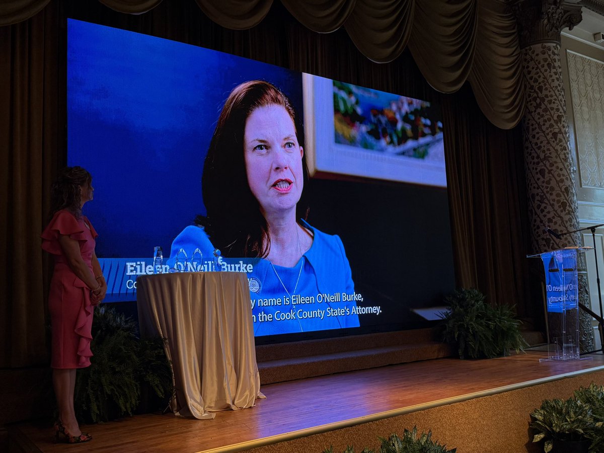 cookcountysao's tweet image. Tonight, Cook County State’s Attorney @saeileenburke received the Myra Bradwell Woman of Achievement Award, the highest honor bestowed by the Women’s Bar Association of Illinois, in recognition of her exceptional accomplishments and dedication to the law. What a great evening!