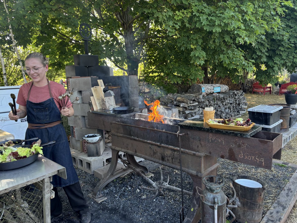 BgouldBob's tweet photo. Thank you @InnAtBayFortune.
The Fireworks Feast never disappoints as @cgouldymom & I had another fantastic culinary experience plus the accommodations were great.
New friends met in PEI again too. #farm2table #rhubarb
#oysters #bonemarrow #salmon #tacos #lobster #breakfast🥂🦞 https://t.co/RI2uTSMbCa