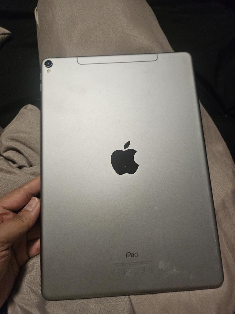 Nene0104ts's tweet photo. ส่งต่อiPad Pro 10.5” 256GB Wi-Fi + Cellular
6500฿ (ราคาต่อรองได้)
สภาพดี 95%ใช้งานปกติทุกอย่าง 
นัดรับพระราม2ส่งGrabได้ค่ะ+100
(ขอรูป,วีดีโอเพิ่มเติมได้)
หน้าจอถ่ายไว้รูปหาย🥹
#ส่งต่อไอแพด #ส่งต่อ #ไอแพด #ไอโฟนมือสอง #ipadมือสอง #ส่งต่อไอโฟน #ส่งต่อไอแพด #ipad #ipadpro #apple https://t.co/RkmFCaimcS