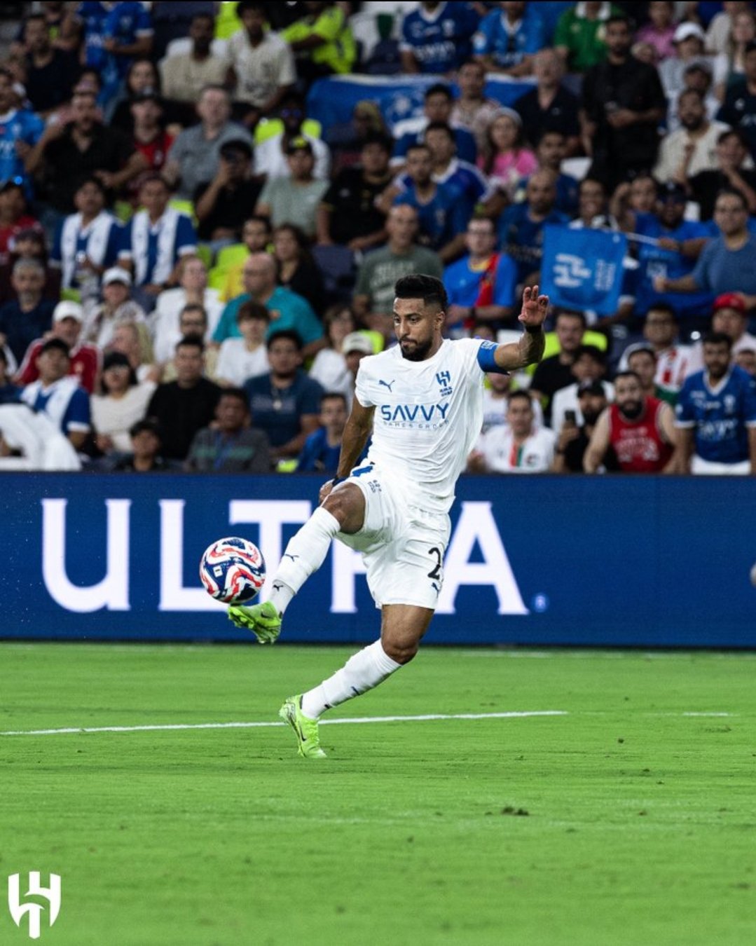 تاريخي. سالم الدوسري يصبح ثالث لاعب يسجل في اربع نسخ مختلفه من كأس العالم للأنديه. كريم بنزيما. ليونيل ميسي. سالم الدوسري. سالم ينضم مع الاساطير 