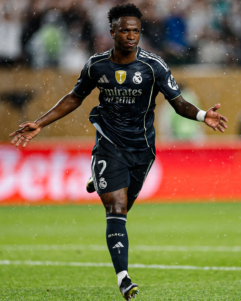 realmadrid's tweet image. No es Navidad, pero yo de momento os regalo un gol y una asistencia 🎁