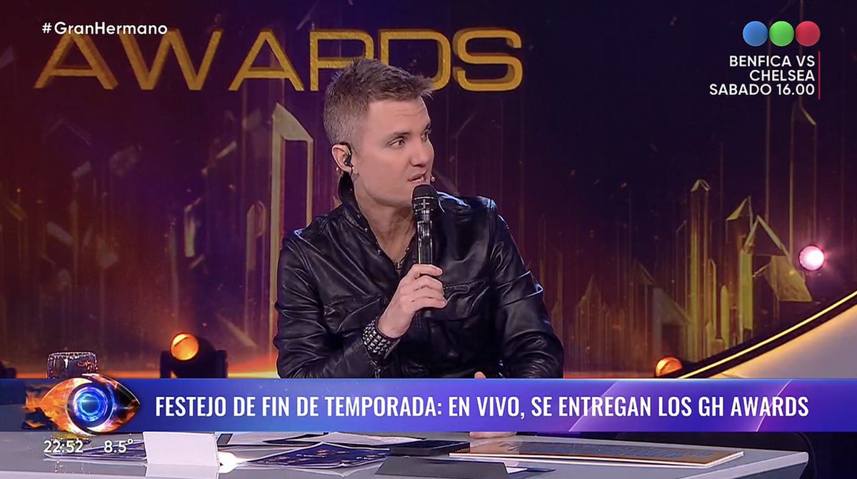 eeemiliano's tweet photo. Santi del Moro confirma que Tato fue primero en las votaciones TODO el tiempo, nunca estuvo peleado.
Lo único peleado fue el segundo y tercer puesto.

#GranHermano https://t.co/QC1op9SQur