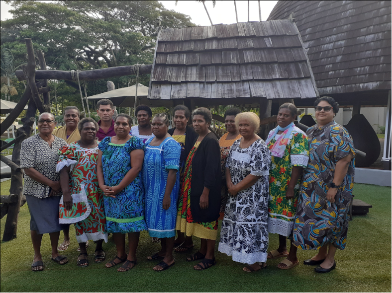 unwomenpacific's tweet image. #Vanuatu 🇻🇺 | At the #MarketsForChange Project Working Committee Meeting in Port Vila, participants heard from Efate’s Market Vendors Association on how women vendors adapted post-earthquake—finding new spaces, guiding others, and rebuilding livelihoods. 🫱🏽‍🫲🏾@UNDP_Pacific @dfat