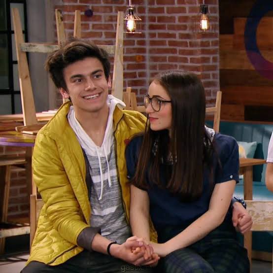 SOYLUNAOFlClAL's tweet photo. Arriba el team #Gastina. 🩷
🎬

#SoyLuna 🌙 https://t.co/M9Xwg5hZK2