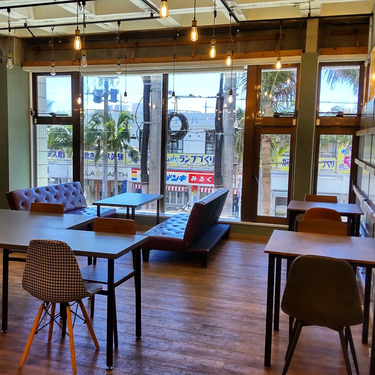 730WorkLifeCafe's tweet photo. はいさ〜い‼️はいた〜い‼️

【730 Work Life Cafe】
今日も朝から続々ご来店ありがとうごさいます！お仕事しながら石垣島の夏を満喫できる環境を整えております💻️サクサクWi-Fi、眺めの良い広々空間、ドリンクバー☕️お待ちしてます！

#石垣島ワーケーション 
#石垣島コワーキングスペース 
#石垣島 https://t.co/OrHUDiw2s5