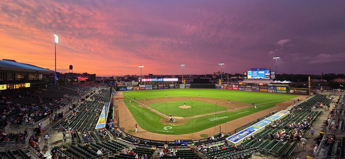 ryanmitchell75's tweet image. #BaseballSky from Des Moines. @CLBClippers and @IowaCubs