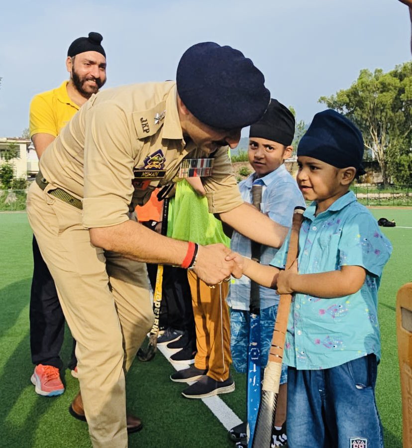 Mohan Sharma Shaurya Chakra (@mohanjkps) on Twitter photo “Reaching to them on grounds & classrooms is the motive & message”choose sports & not drugs# incredible youth of poonch.<a href="/JmuKmrPolice/">J&K Police</a> <a href="/ZPHQJammu/">Zonal Police Media Centre- Jammu Zone</a> <a href="/igp_jammu/">IGP Jammu</a> <a href="/digrprange/">DIG R-P Range</a> <a href="/PoonchDm/">Deputy Commissioner Poonch</a> “Reaching to them on grounds & classrooms is the motive & message”choose sports & not drugs# incredible youth of poonch.<a href="/JmuKmrPolice/">J&K Police</a> <a href="/ZPHQJammu/">Zonal Police Media Centre- Jammu Zone</a> <a href="/igp_jammu/">IGP Jammu</a> <a href="/digrprange/">DIG R-P Range</a> <a href="/PoonchDm/">Deputy Commissioner Poonch</a>