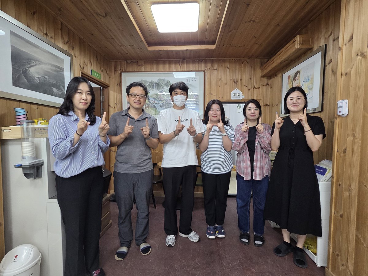 2분기 상호존중의 날 캠페인 실시

한국법무보호복지공단 경남서부지소(지소장 정순찬)는 6월 27일(금) 직장 내 갑질 근절과 존중 문화 구축의 일환으로 2분기 상호존중의 날 맞이 캠페인을 실시하였다.
