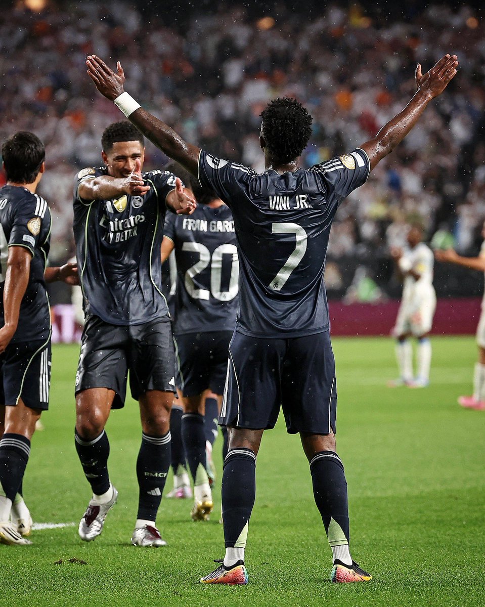 Vinicius Jr and Jude Bellingham. 🤍🔫

Goal plus assist for Vini in the first half, assist for Jude.