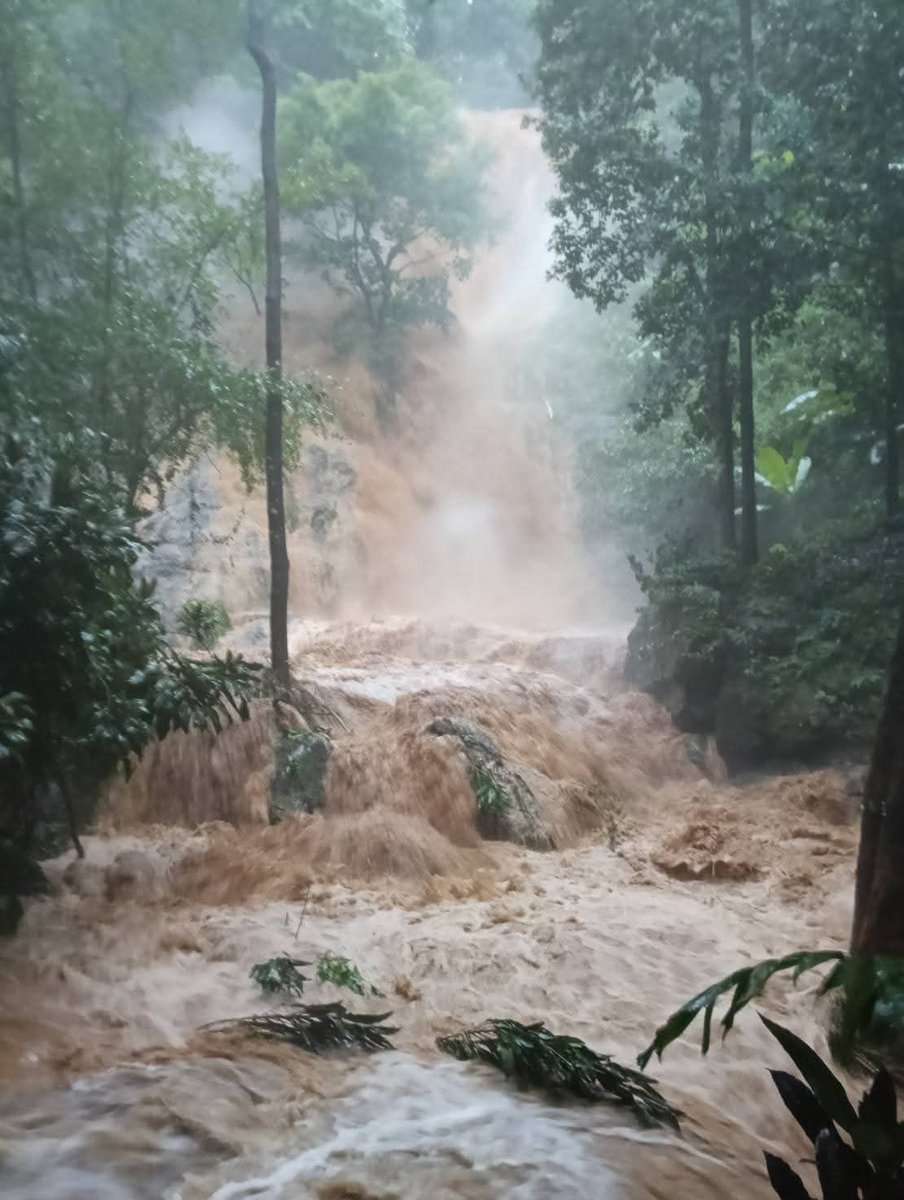 ปริมาณน้ำฝน ประจำจุดวัด ณ วนอุทยานน้ำตกตาดสายรุ้ง บ้านป่าสา ต.ป่าซาง อ.เวียงเชียงรุ้ง จ.เชียงราย วันที่ 27 มิ.ย.68 วัดได้ 195 มิลลิเมตร แจ้งเตือนประชาชนเฝ้าระวังน้ำท่วมฉับพลัน น้ำป่าไหลหลาก และให้ติดตามสภาพอากาศและ สถานการณ์น้ำ ตลอด 24 ชม.  

(Cr. สวท.เชียงราย กรมประชาสัมพันธ์)