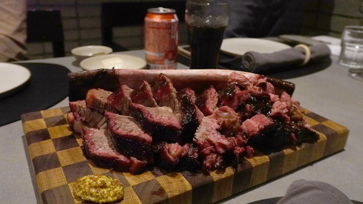 brsurvey's tweet image. [레드리본 위크 현장스케치] 07. 이목스모크다이닝
코카-콜라와 함께 즐거운 미식 경험을 할 수 있는 특별한 미식 행사인 레드리본 위크가 6월 26일 목요일 점심과 저녁, &amp;lt;이목스모크다이닝&amp;gt;에서 열렸습니다. 행사 현장을 블루리본이 전달 드립니다.
bluer.co.kr/magazine/538