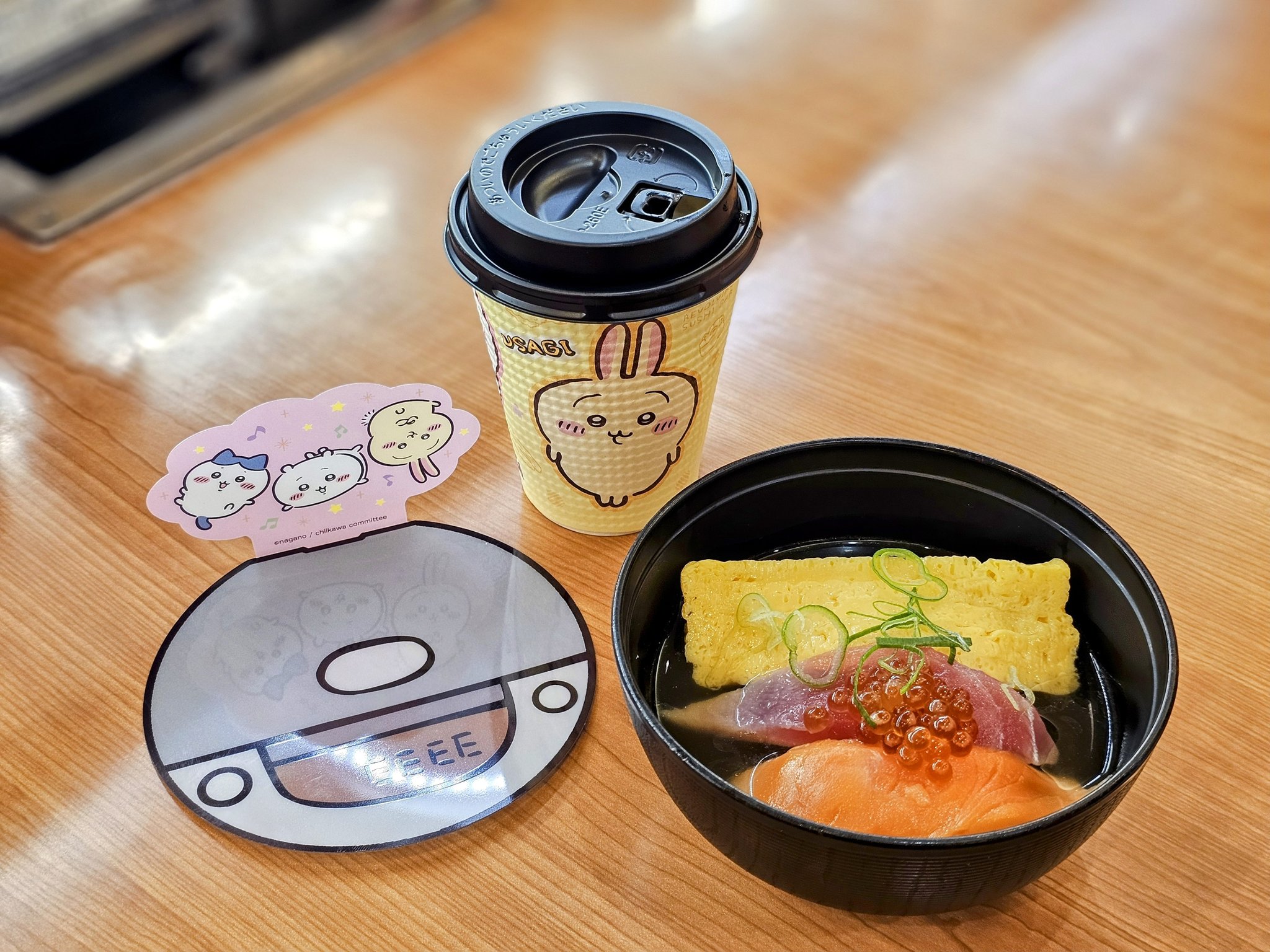 ちいかわ いくら 寿司 お茶 ちいかわ ちいかわ寿司 マスコット（うさぎ／いくら） | ちい