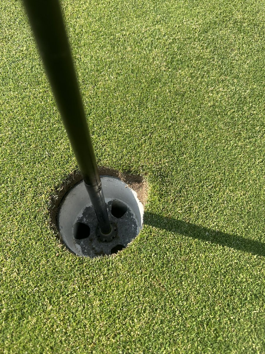 LanceLynch's tweet photo. That’s about as close as it gets, but close only counts in horseshoes and hand grenades. #golf https://t.co/dJCc3wkQ7V