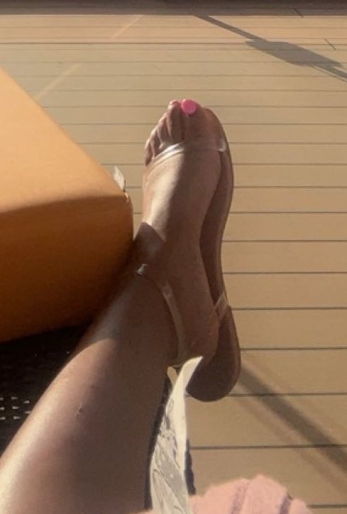 TheGoddessAllyy's tweet photo. Dirtyyy little pigs thats needs a fresh clean😋😋 https://t.co/LgvjBYwUTT
