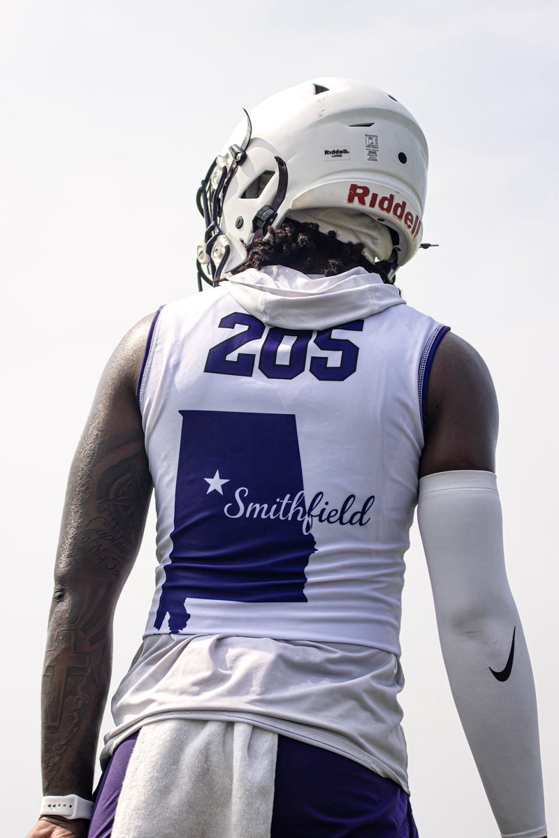 Dylan_Reese_'s tweet image. Love my squad! @CoachWarren23 @mcgavin_conner @AHParkerFootba1 @HallTechSports1 @dprice_qb17 @The_Reese_Gang @247Sports @247recruiting @On3sports @On3Recruits @ScoutFball #bigherd#Godsplan!