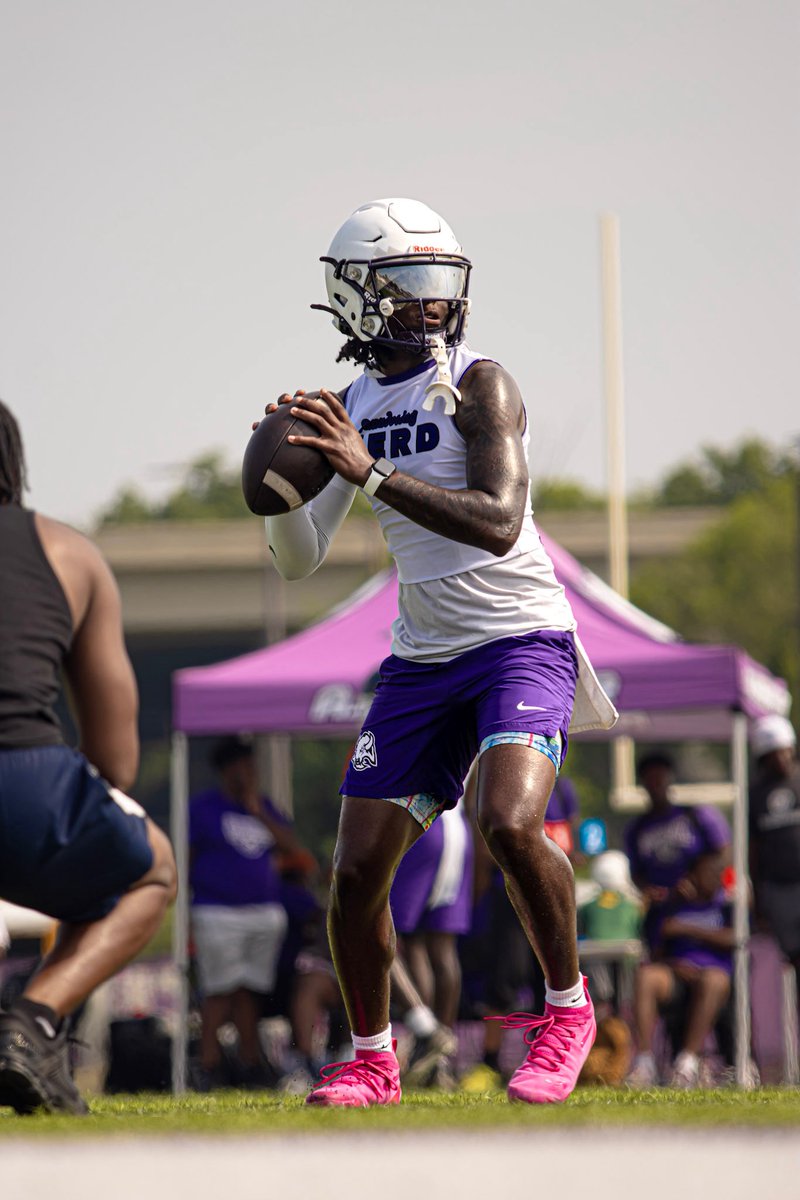 Dylan_Reese_'s tweet image. Love my squad! @CoachWarren23 @mcgavin_conner @AHParkerFootba1 @HallTechSports1 @dprice_qb17 @The_Reese_Gang @247Sports @247recruiting @On3sports @On3Recruits @ScoutFball #bigherd#Godsplan!