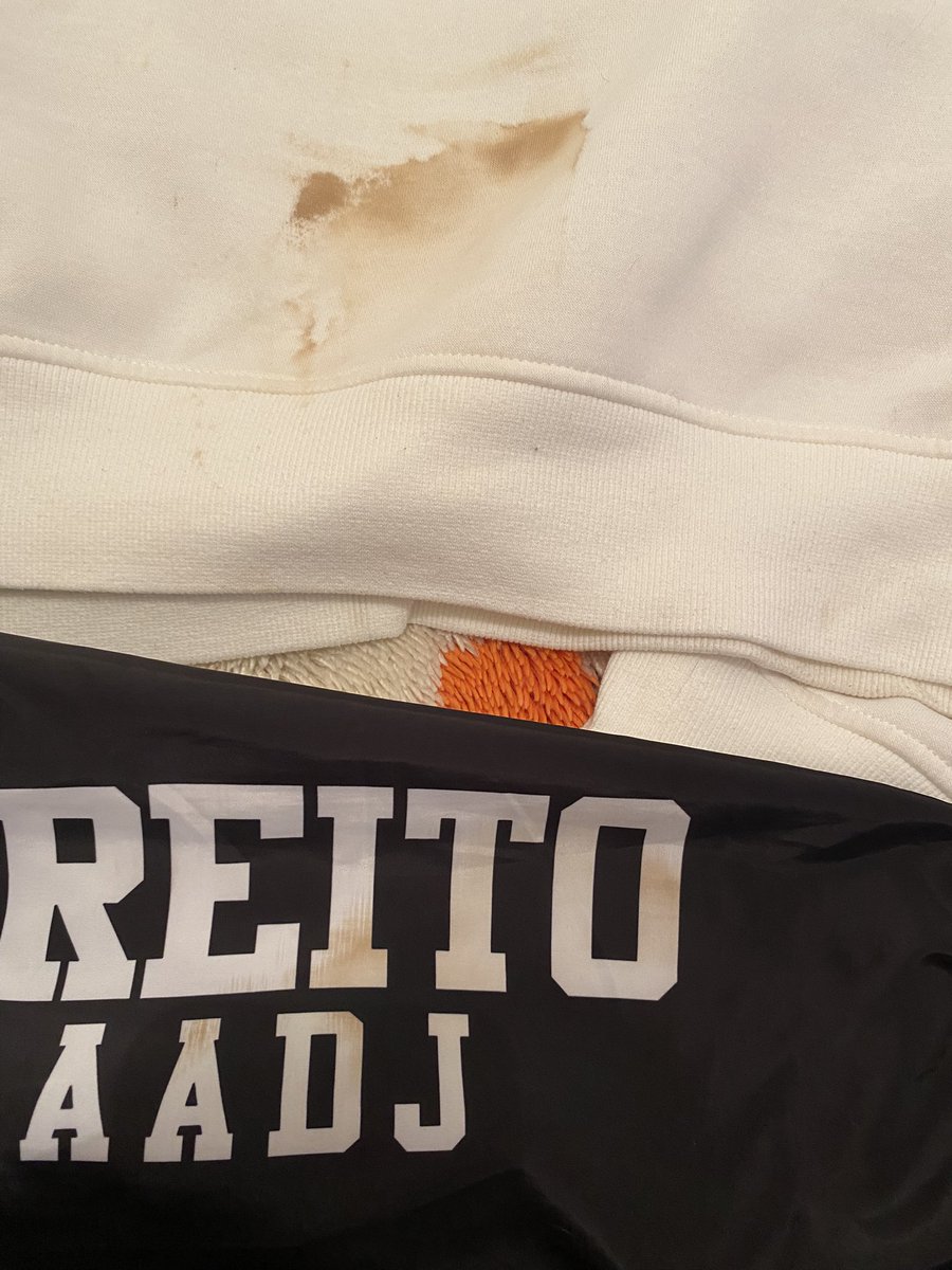 jtoti77's tweet photo. tem que ir pra faculdade vestido igual mendigo, pq não dá pra entrar com roupa boa nos ônibus da vantur 🤯 https://t.co/cZAWrcVP9r