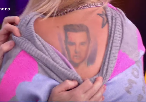 alinachaves's tweet photo. explicame POR QUÉ!!? que te pudo haber pasado en la vida para tatuarte la cara de DEL MORO FDJASFJDSJAFJDAS #granhermano https://t.co/X4tE6YlHqU