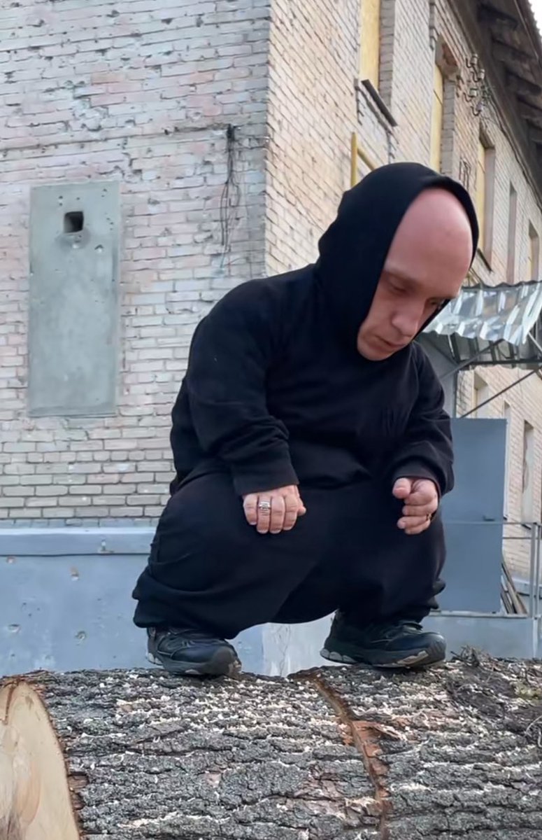 #robloxdown ig its job app time...