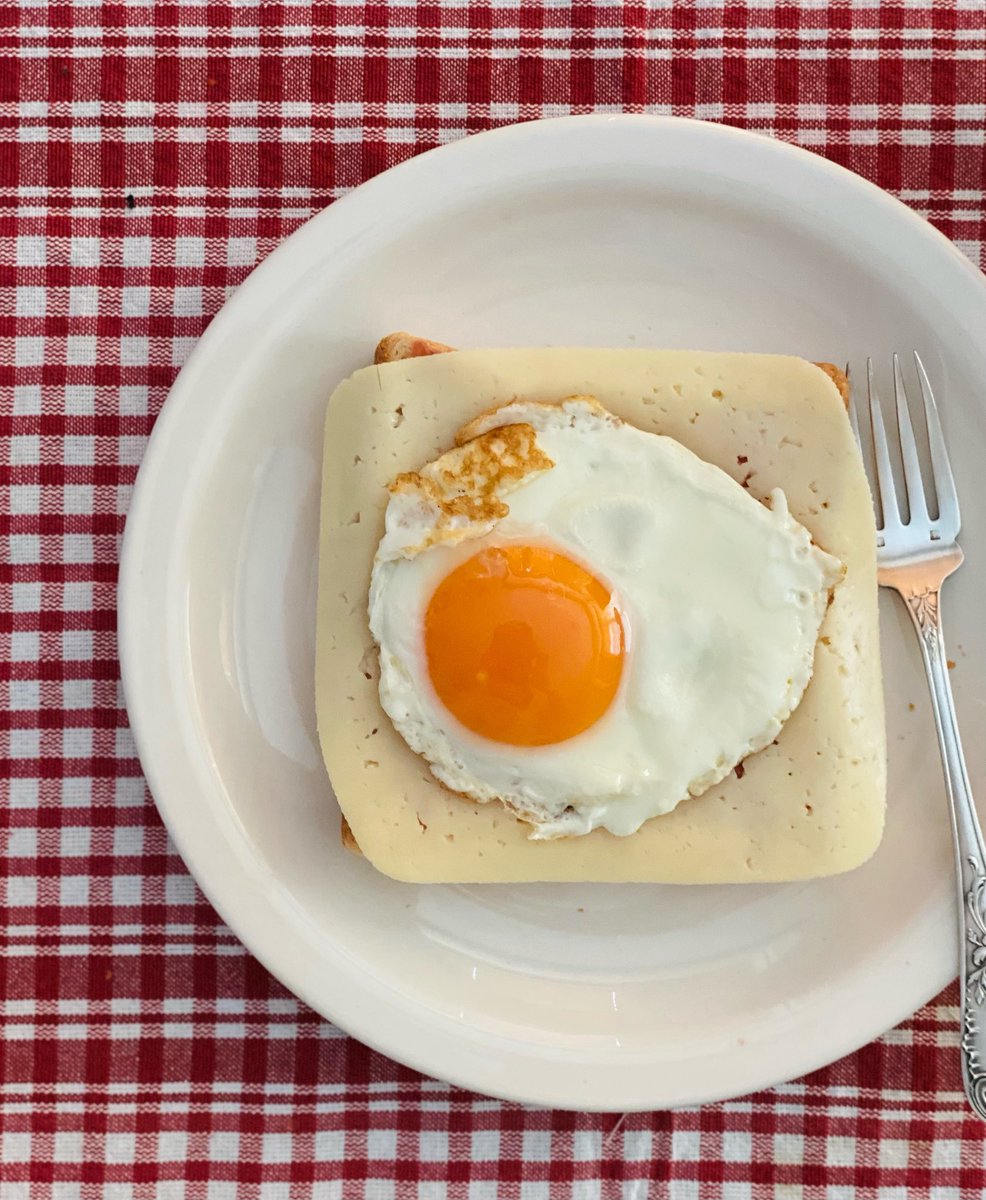 가끔 먹고 싶은 장난감같은 음식. 🍳🍞🧀