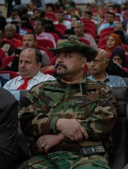 أقولها بكل أمانه وشهادة لله..
إسقاط هذا الرجل من منصبه يعني عودة الإرهاب والمفخخات والعبوات الناسفه  إلى دار سعد والبساتين ..