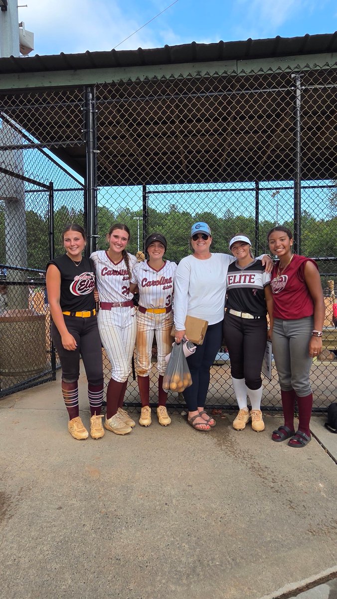 EliteGulick09's tweet image. Huge Shout out to @CoachKama and @DDSBandEvents for hosting a great Camp today 5 of our girls got better today @CarEliteNCorg @Adrianna_Gomez5 @HaydenGulick @allybrehmer @chloe_gall03 and Maddie Carpenter Time to #GetBigDoWork This weekend