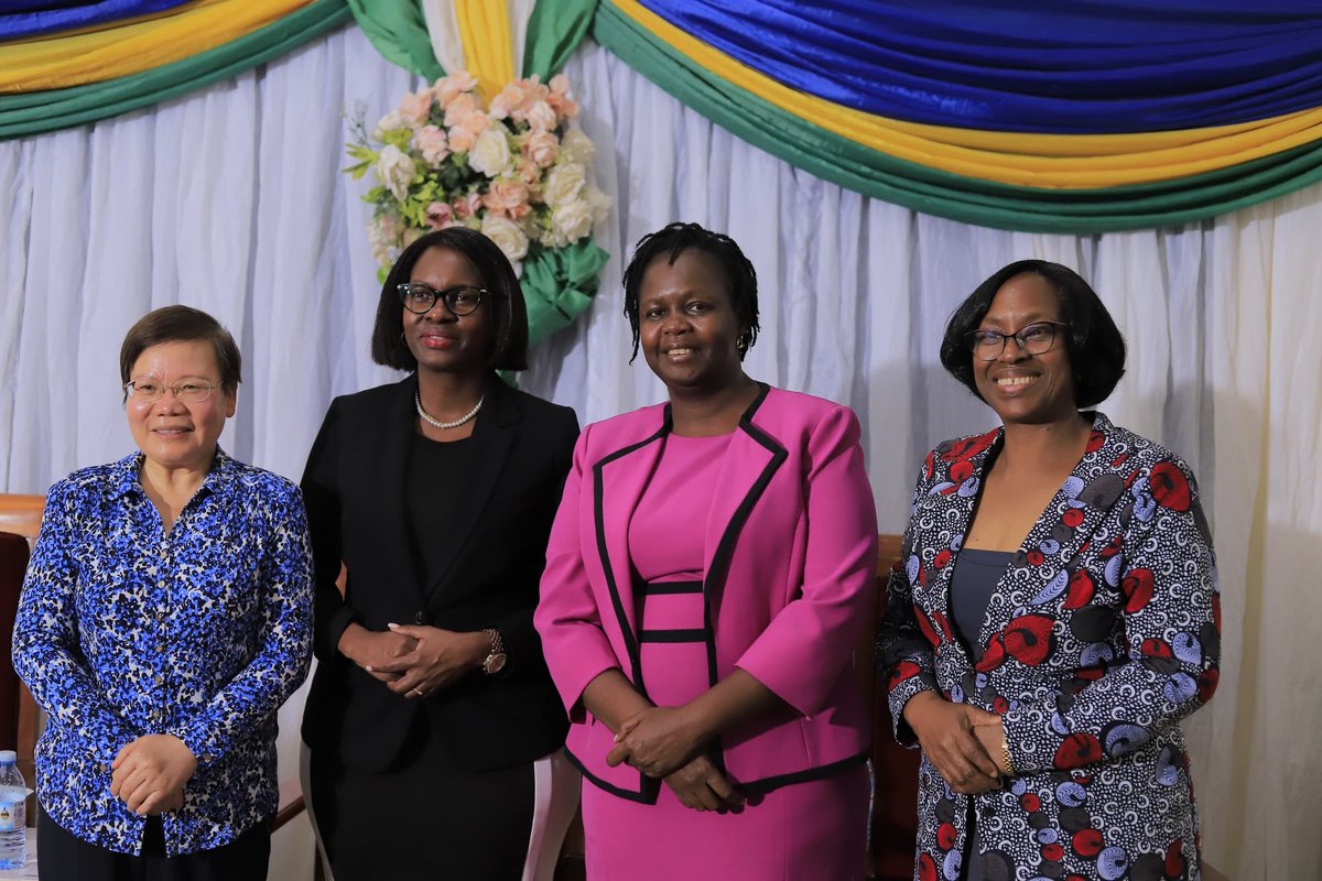 Dr. Patience Awopegba advises innovators to be clear on their impact, seek strategic partners, and collaborate for success. Highlights strong ongoing partnership during the 2nd Institutional Pedagogy graduation ceremony#Collaboration #Innovation"