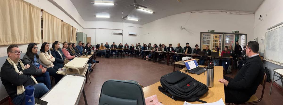 📌 En cumplimiento de la Resolución CGE 3694/25, se realizó con éxito la Jornada Institucional dedicada al análisis del nuevo Régimen de Valoración Docente
#ValoraciónDocente #JornadaInstitucional