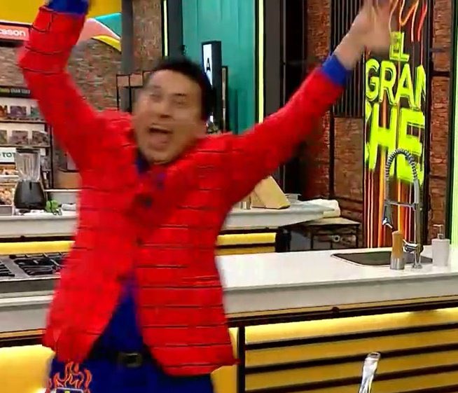 VAMOOOOOOOS! VUELVE MENACHOOO
 #ElGranChefFamosos