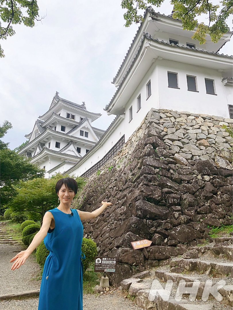 #日本最強の城スペシャル🏯
「荒々しい自然石を積み重ねた石垣からの天守」村井美樹さんが好きなショットです。

▼最初から見たい方はNHKプラス（～7/3）
plus.nhk.jp/watch/st/g1_20…

#郡上八幡城
#村井美樹