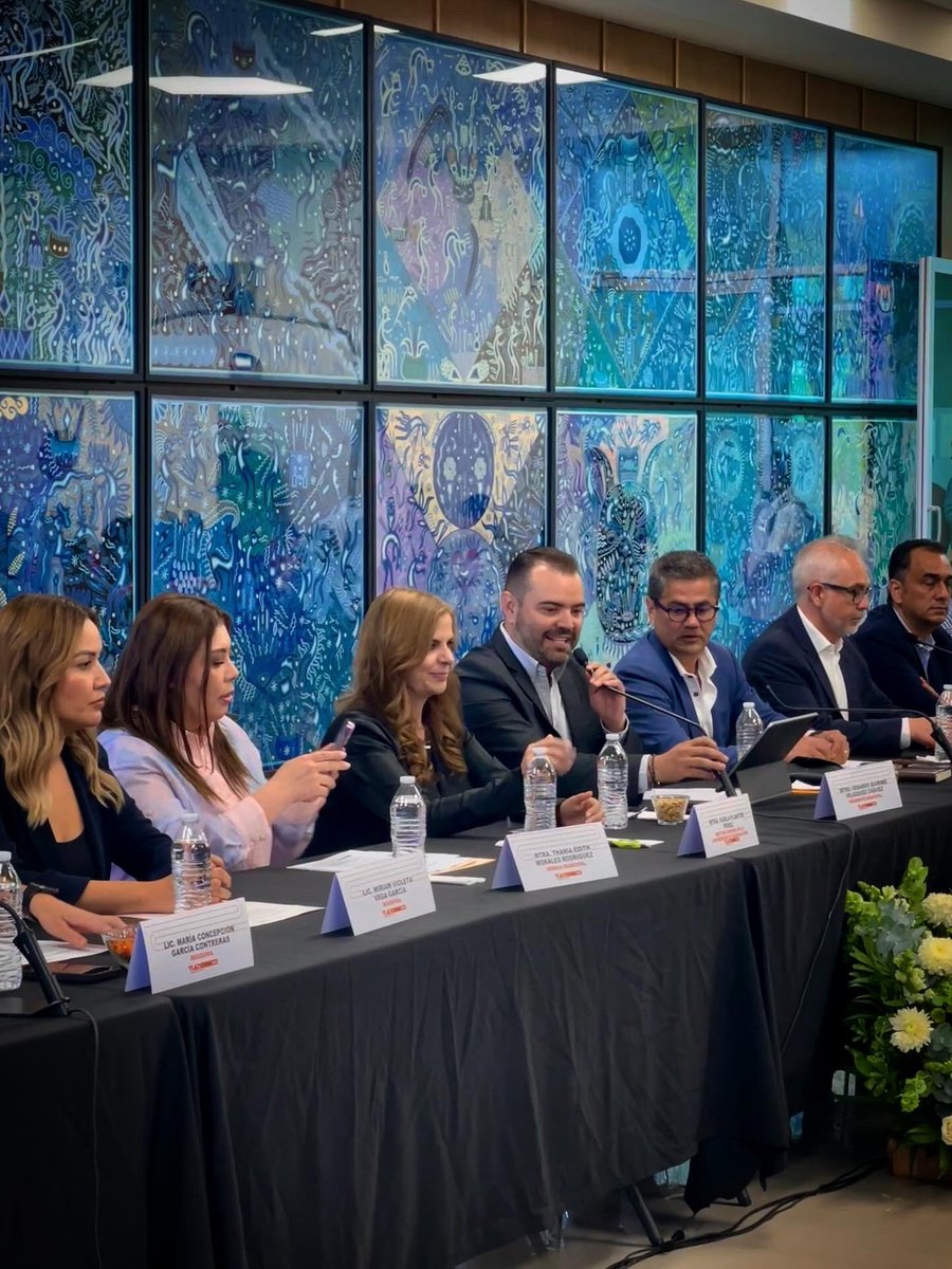 CesarBarbaD's tweet image. El día de hoy fue especial para la comunidad universitaria. El Ayuntamiento de Tlajomulco celebró su sesión de cabildo en la sede del Centro Universitario de Tlajomulco, donde se aprobó la creación del Consejo Municipal de Senderos Seguros en beneficio de todas y todos.