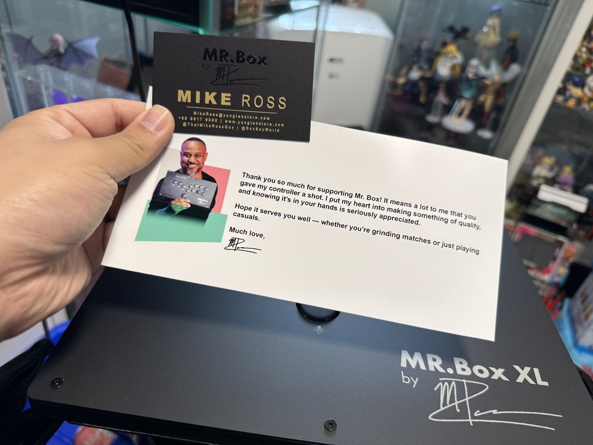 JWonggg's tweet image. I got @ThatMikeRossGuy @BoxBoyWorld controller

It’s really clean and I love how it’s a Mike Ross controller like the signature is awesome there

Really affordable as well! And the buttons once you press it you will be like WOW!
