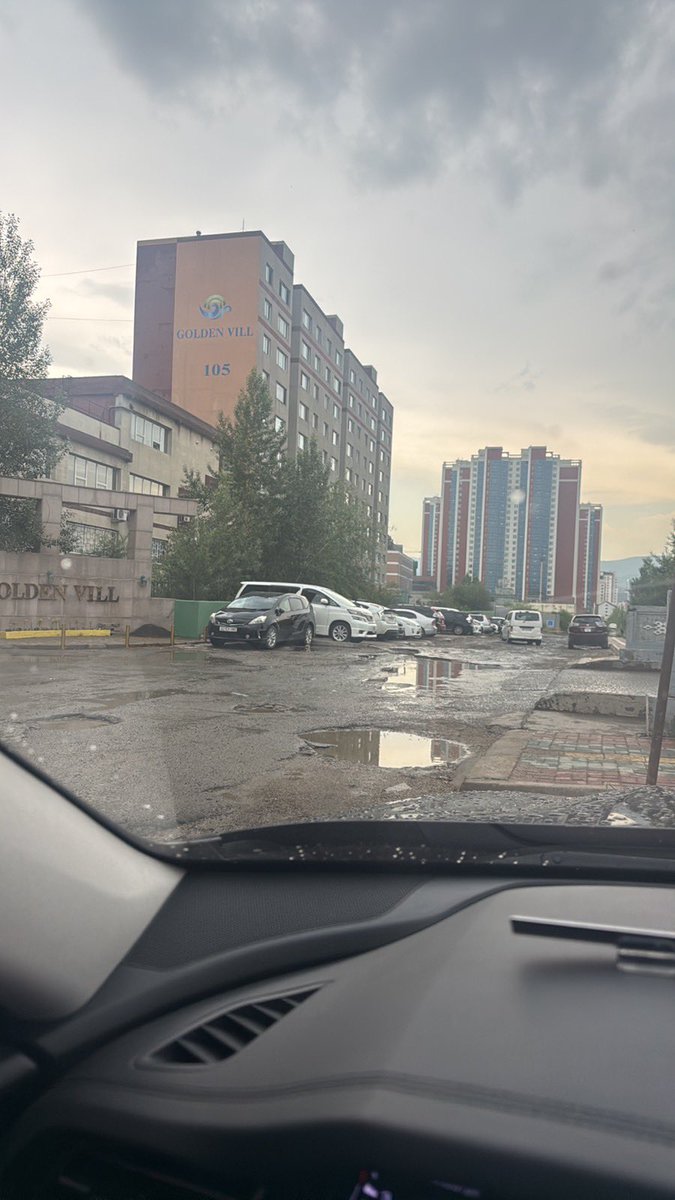 Magnai_Ma's tweet photo. Хиймэл оюун ухаан гэж автоматаар торгоход учир баймаарсан! Зохицуулагчийн дохиогоор улаан гэрлээр орохгүй гээд яахын! 

Оюун ухаан л юм бол ялгаж салгаж оюунаараа шийддэг байя, эсвэл наад автоматаар торгох аргачлалаа больчих доо @Teevriintsagdaa https://t.co/omXkcyo1ji