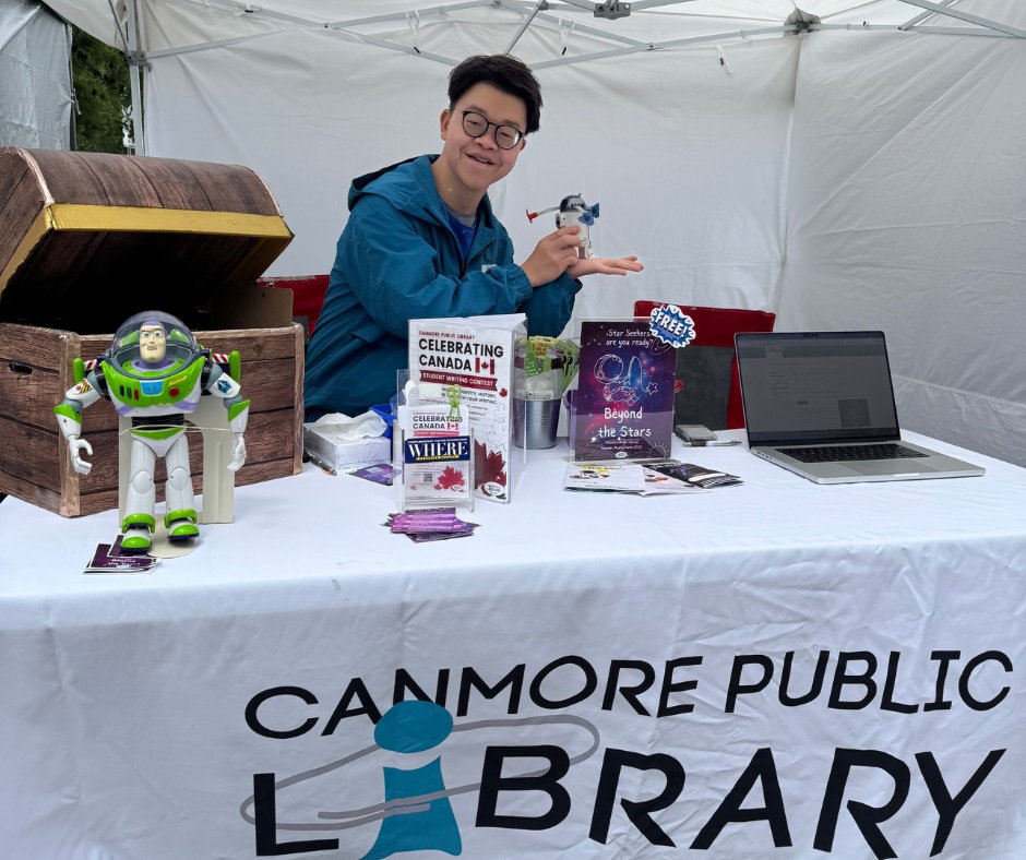 CanmoreLibrary's tweet image. Thanks to everyone who visited our booth at the Mountain Market today! 🚀
We loved getting to connect, chat, &amp;amp; share our excitement for the Beyond the Stars SRG with you! 🌌📚
Ready to join the mission? 👉 bit.ly/43Tqn1P
#CanmorePublicLibrary #SummerReadingGame
