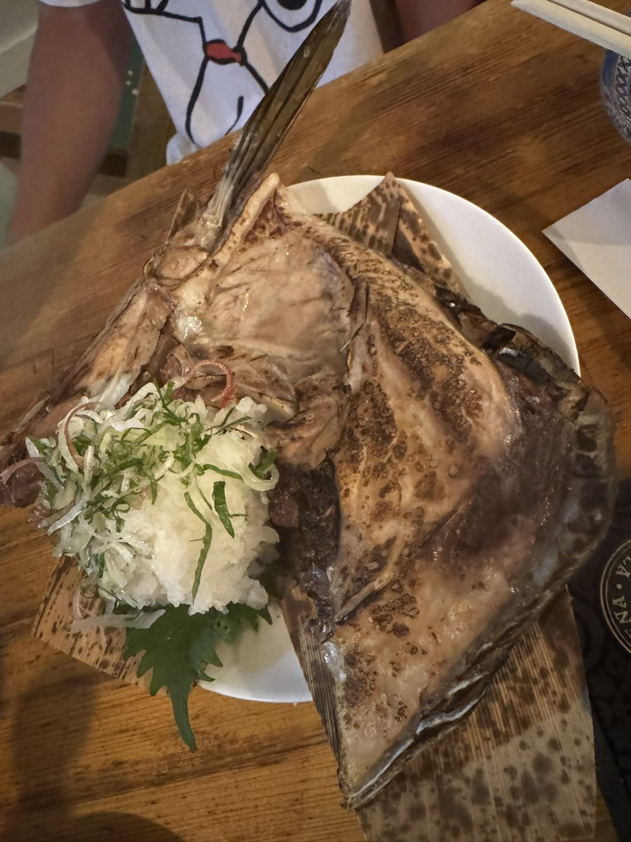 新鮮お魚夜の定食が
本日は‼︎
◯キハダマグロのカマ焼き定食
◯カツオ3種のおかず定食
◯ぶりカマ定食

𓆡all1500円

最近インスタばかりで
こちら忘れてました💁‍♀️

是非是非‼︎
特に絶品なのが味噌汁
#下北沢 #ハハハ  #一番街  #飲み屋  #飯屋  #バー  #ビールはアサヒ #焼酎はキンミヤ #まさ茶ん