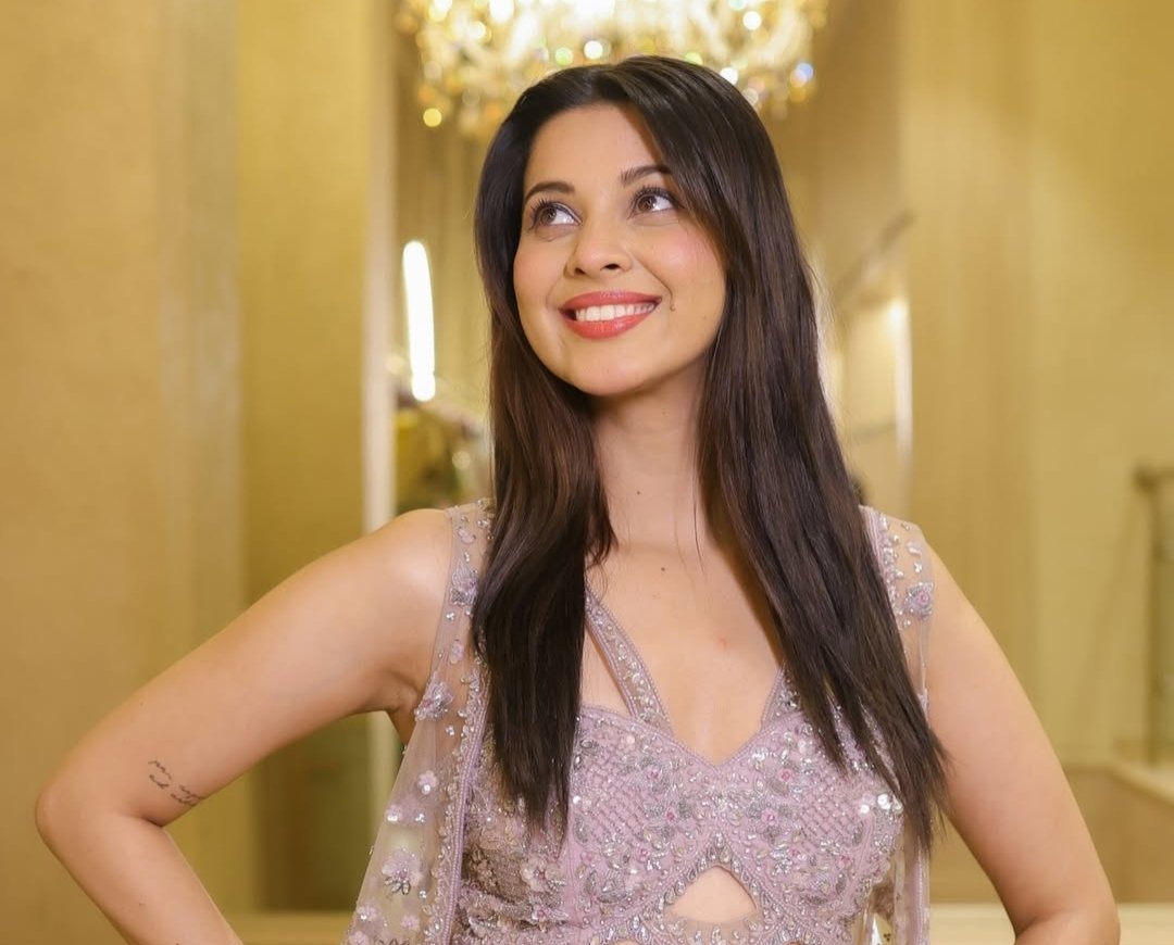 Alice Kaushik Forever (@alice_world29) on Twitter photo Here always for #AliceKaushik β€οΈ
I appreciate her active era..now please make a massive acting comeback <a href="/KaushikAlice/">Alice Kaushik Official</a> Here always for #AliceKaushik β€οΈ
I appreciate her active era..now please make a massive acting comeback <a href="/KaushikAlice/">Alice Kaushik Official</a>