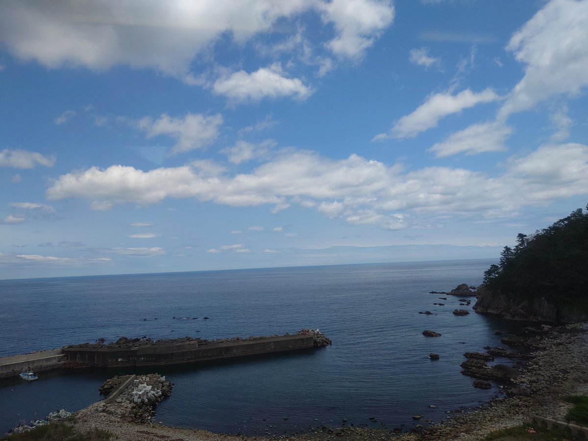 Yocchan_P_bsp's tweet photo. おはようございました。
昨日は宿泊地のご当地ラーメンを。
今日はプロフィールに風船が飛んでいるようですが、三陸鉄道を満喫中です。 https://t.co/Xv4DqNt6xV