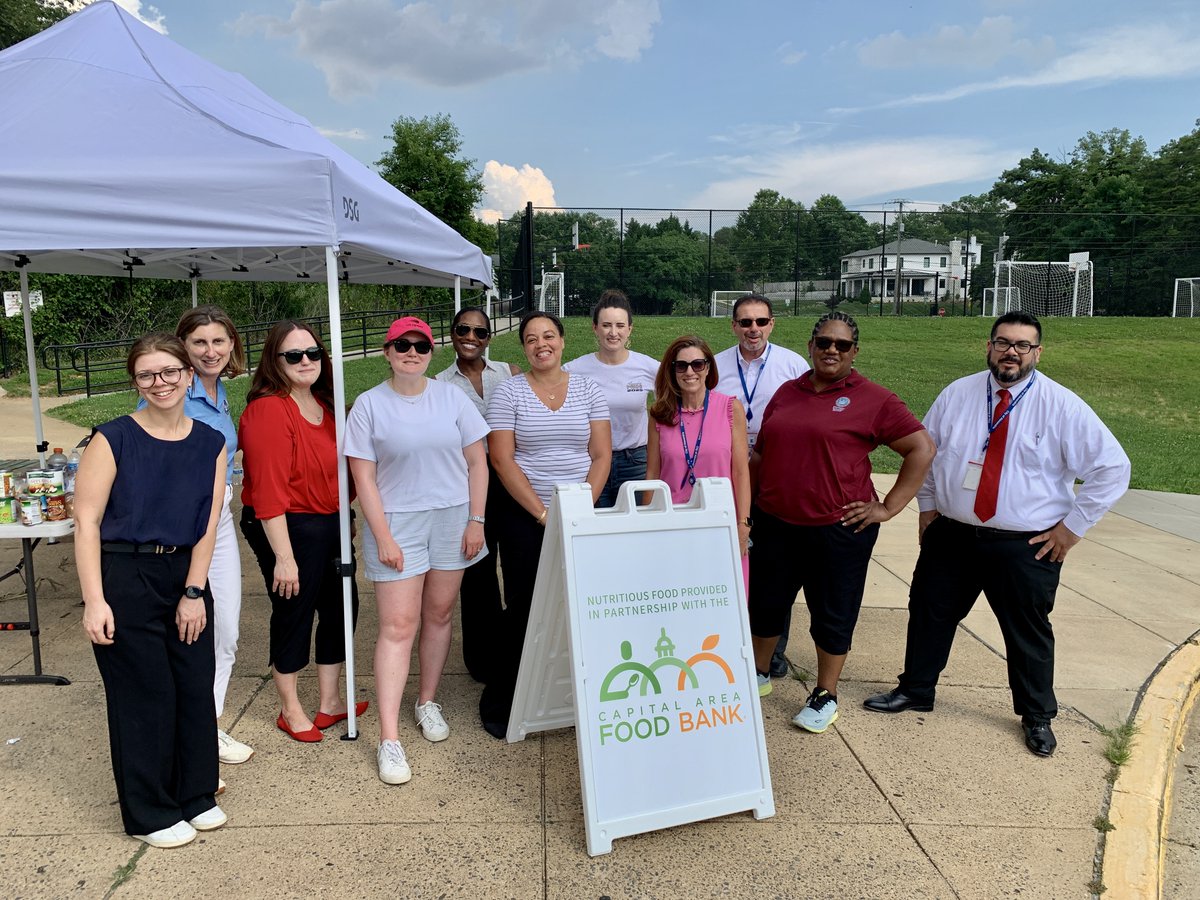 ALIVE! (@alive4alexva) on Twitter photo Thank you to the <a href="/AlexVASheriff/">Alexandria Sheriff</a> Deputies in training who built shelving at ALIVE!'s Warehouse yesterday and joined volunteers from <a href="/AlexandriaVAGov/">AlexandriaVAGov</a> at the Hammond Middle School grocery distribution. These volunteers provided produce and bread to roughly 200 Alexandria households! Thank you to the <a href="/AlexVASheriff/">Alexandria Sheriff</a> Deputies in training who built shelving at ALIVE!'s Warehouse yesterday and joined volunteers from <a href="/AlexandriaVAGov/">AlexandriaVAGov</a> at the Hammond Middle School grocery distribution. These volunteers provided produce and bread to roughly 200 Alexandria households!
