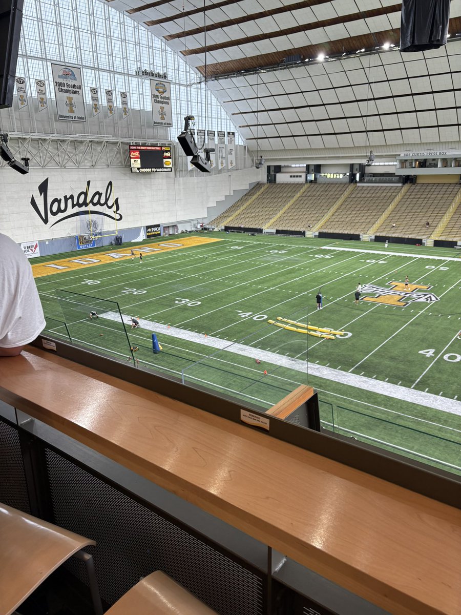 Maxton (@maxtonbarnes_77) on Twitter photo Finished up my camp journey at the home of the vandals! Had a great time and learned a lot! <a href="/VandalFootball/">Idaho Football</a> Finished up my camp journey at the home of the vandals! Had a great time and learned a lot! <a href="/VandalFootball/">Idaho Football</a>